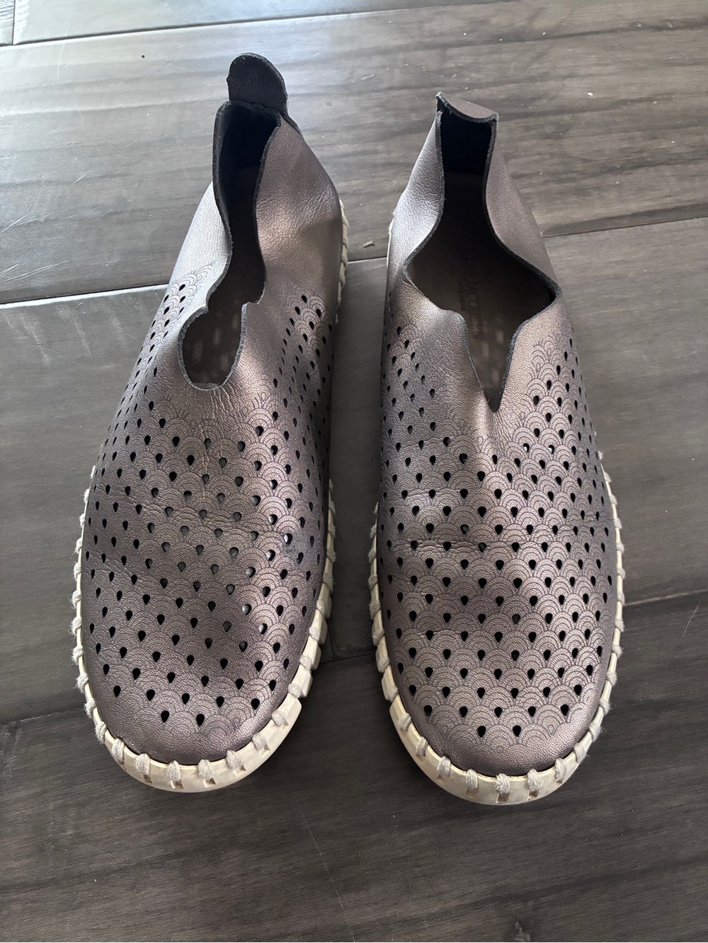 Ilse Jacobsen Tulip Slip on Sneaker Shoes in Metallic Gunmetal - EU Size 40